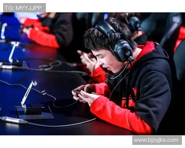 聚焦王者荣耀：探讨FPX战队选手的个人能力与团队协作之道